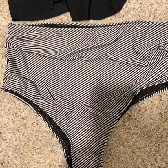 Swimsuit - Picture 2 of 5